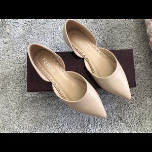 Tan pointed flats 👝